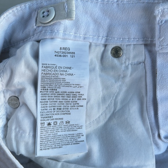 White Girls Levi shorts - Picture 4 of 5